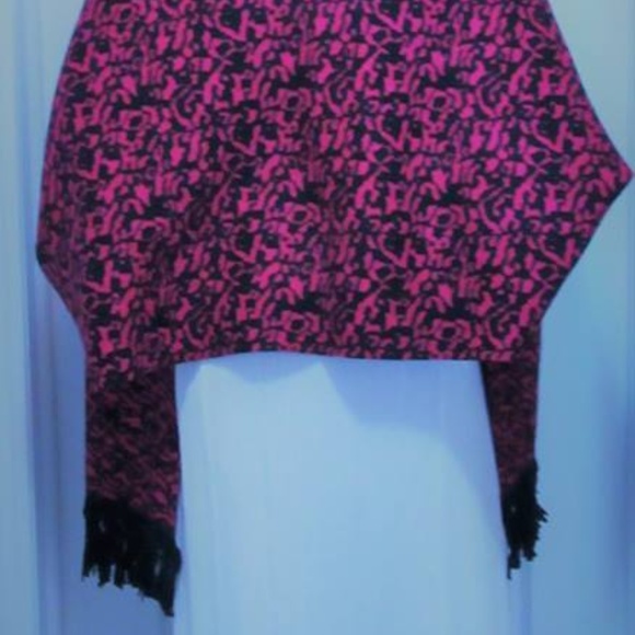 Brand New Shawl / Cape with sparkle Nice Quality - Picture 4 of 5